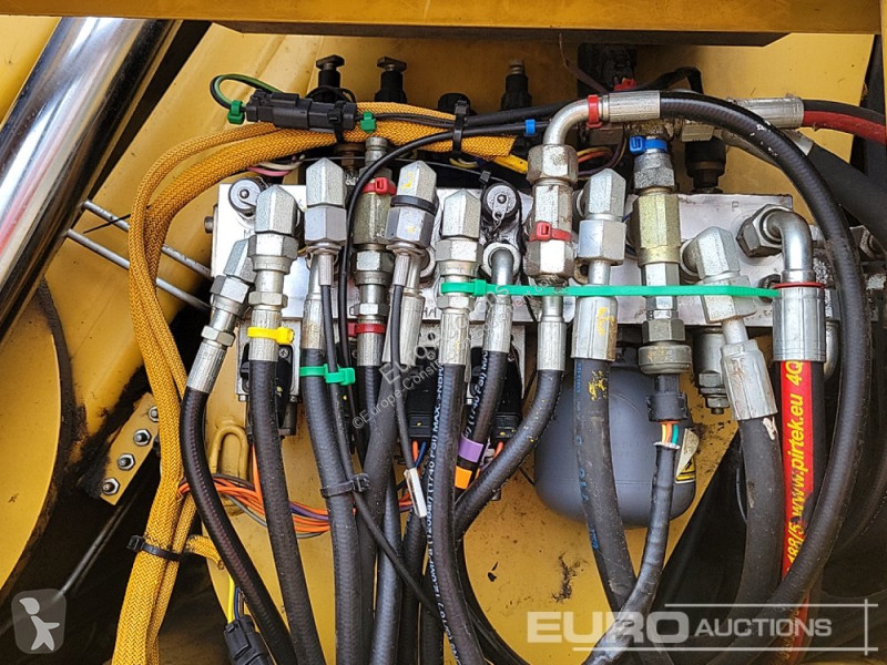 Escavatore Caterpillar
