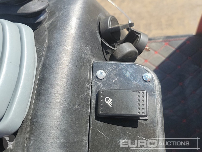 Escavadora JPC HT12