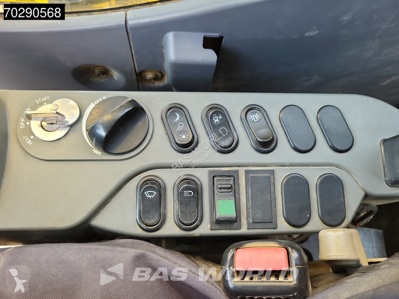 Excavator Komatsu PC240 LC-10