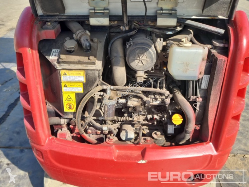 Escavadora Takeuchi TB216