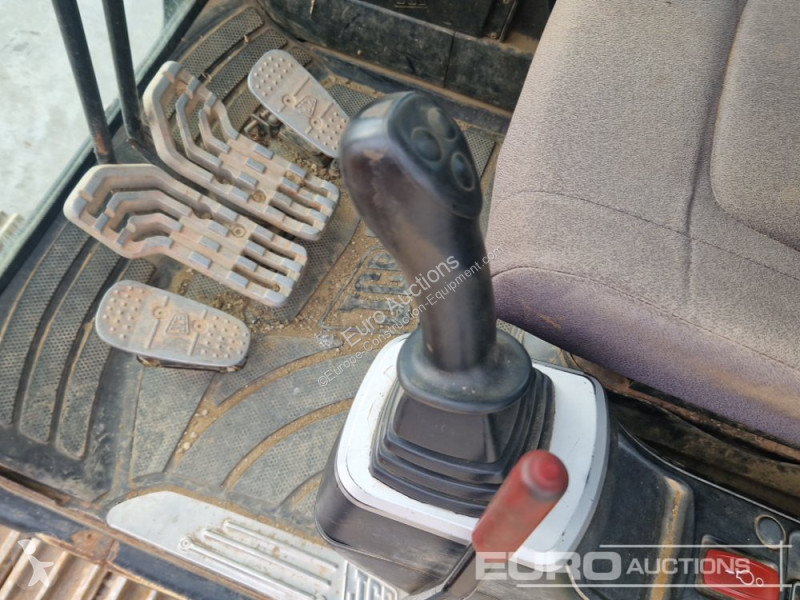 جرافة JCB JS131LC