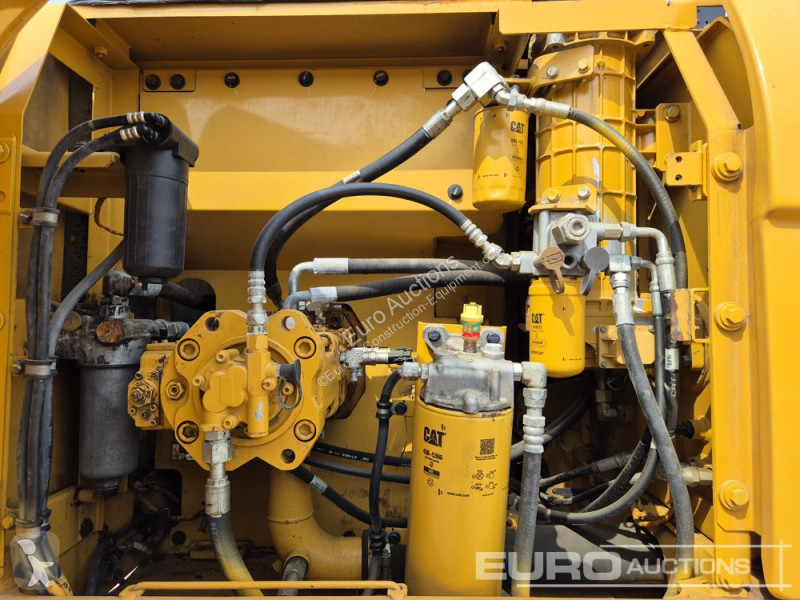 Excavator Caterpillar 3