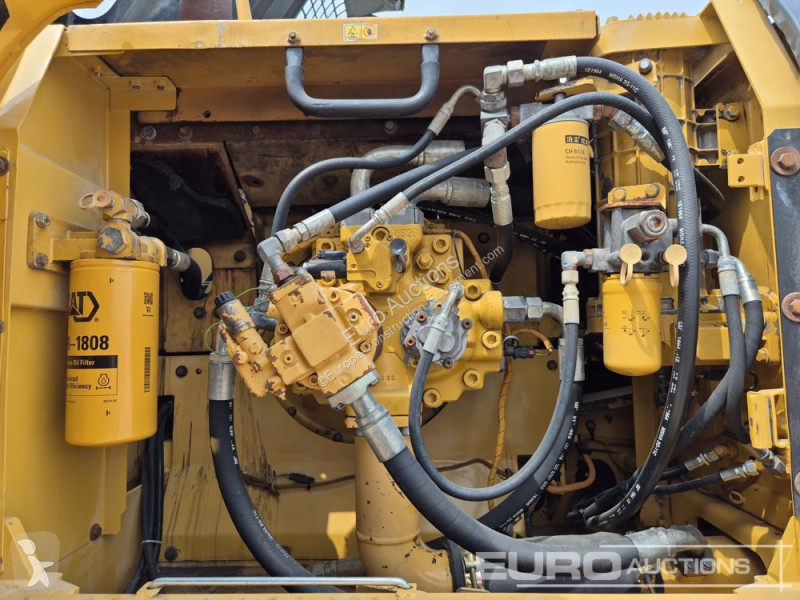 Escavatore Caterpillar 2