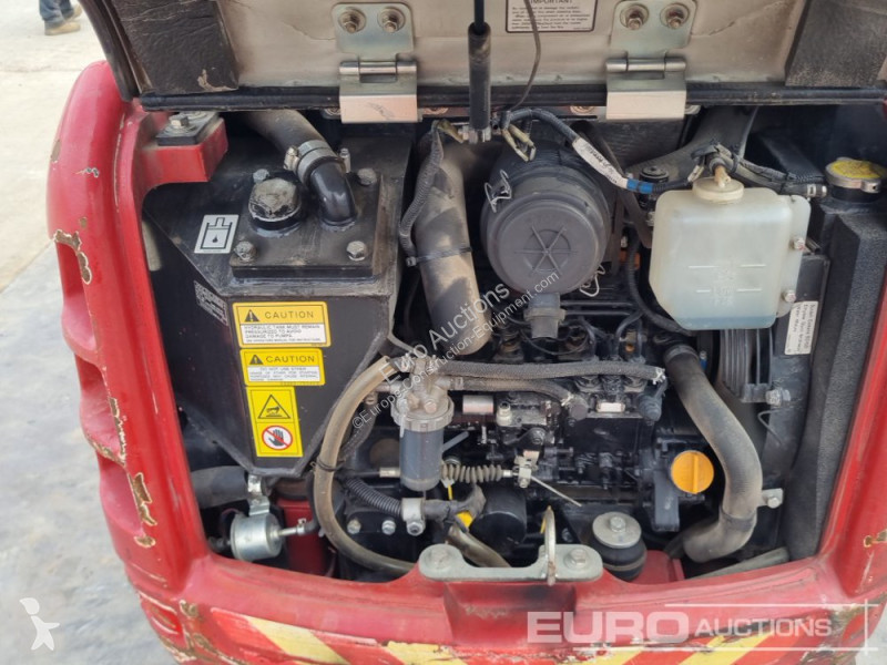 Escavadora Takeuchi TB216