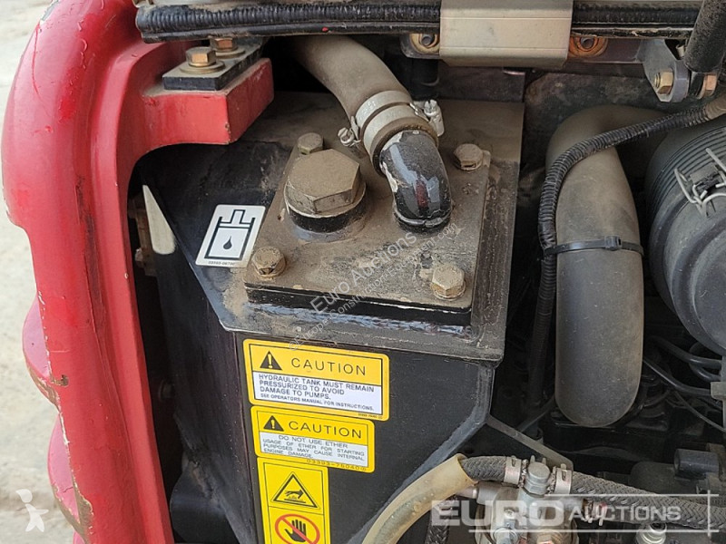Escavadora Takeuchi TB216