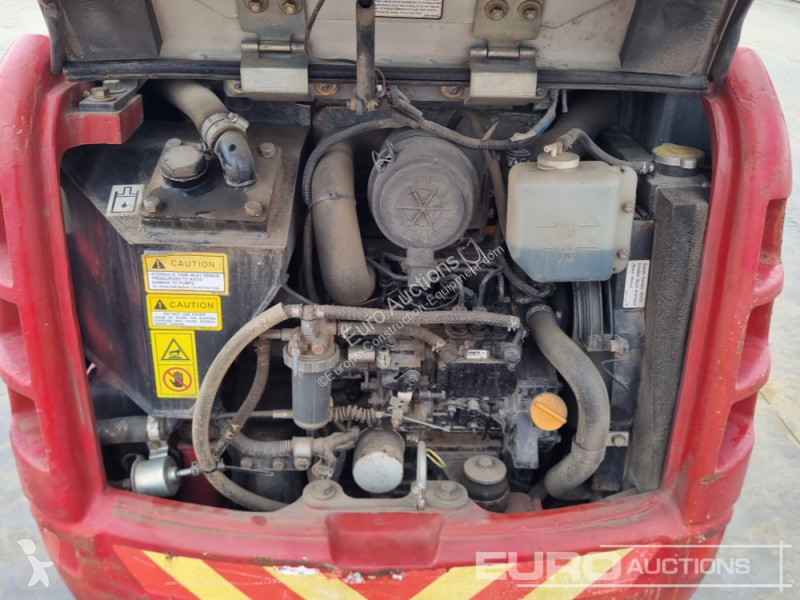 Escavadora Takeuchi TB216