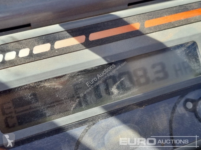 Lopatový nakládač Kubota KX61-3