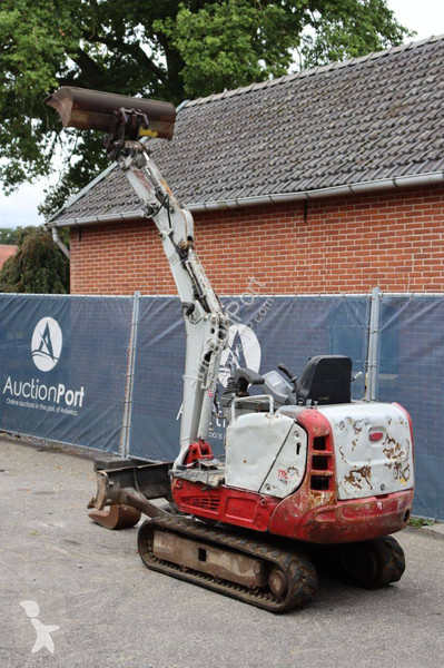 جرافة Takeuchi TB216