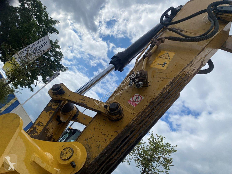 Graafmachine Caterpillar NVT