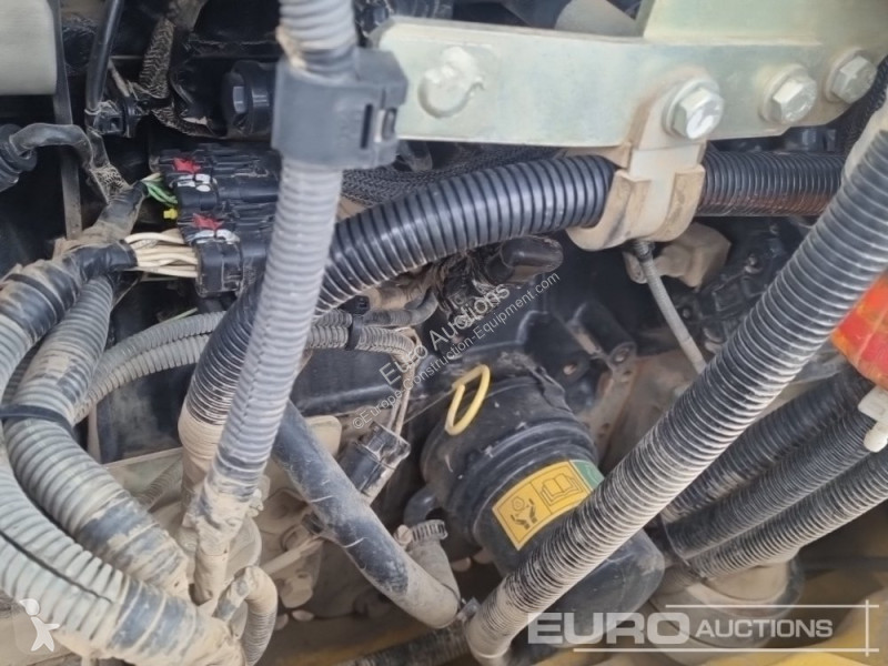 Escavadora Komatsu PC80MR-5