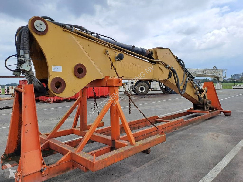 Excavadora Caterpillar UHD