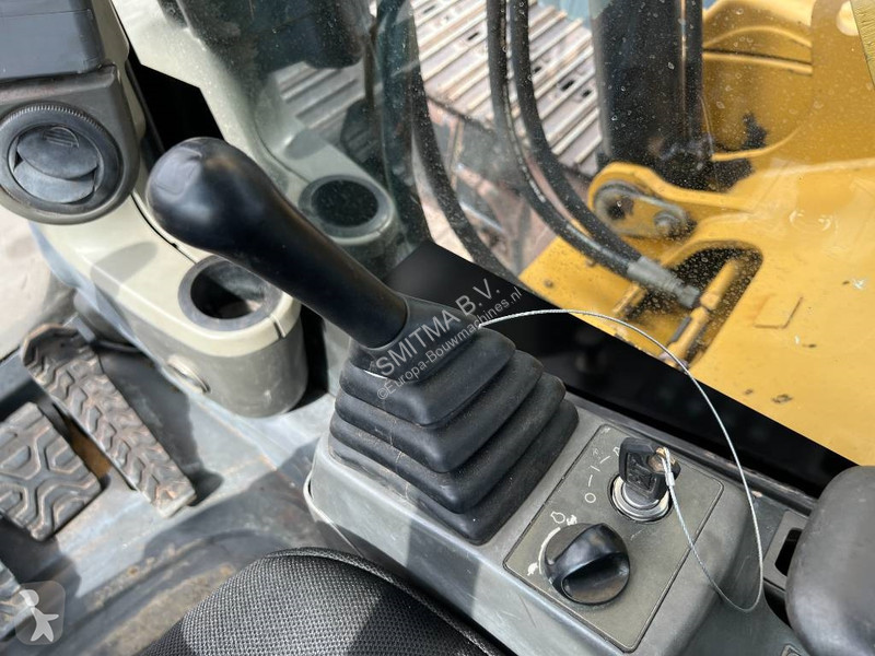 Excavator Caterpillar L