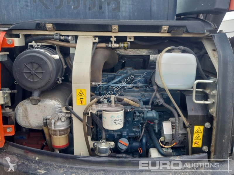 Lopatový nakládač Kubota U48-4
