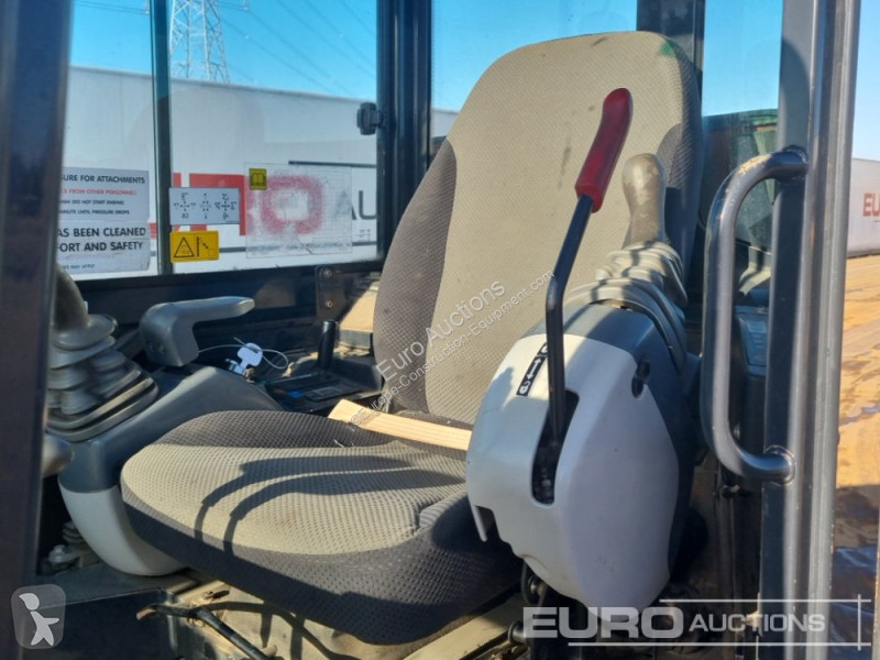 Lopatový nakládač Hitachi ZX26U-5A CLR