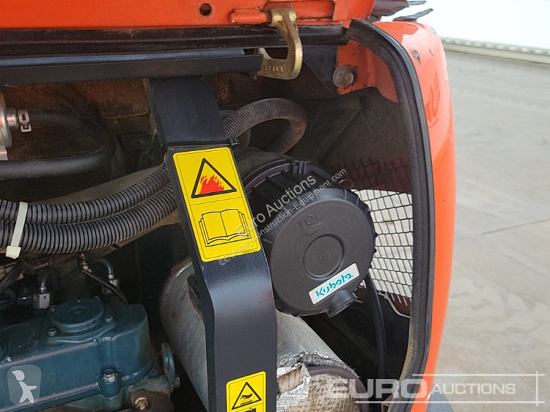 Lopatový nakládač Kubota KX015-4