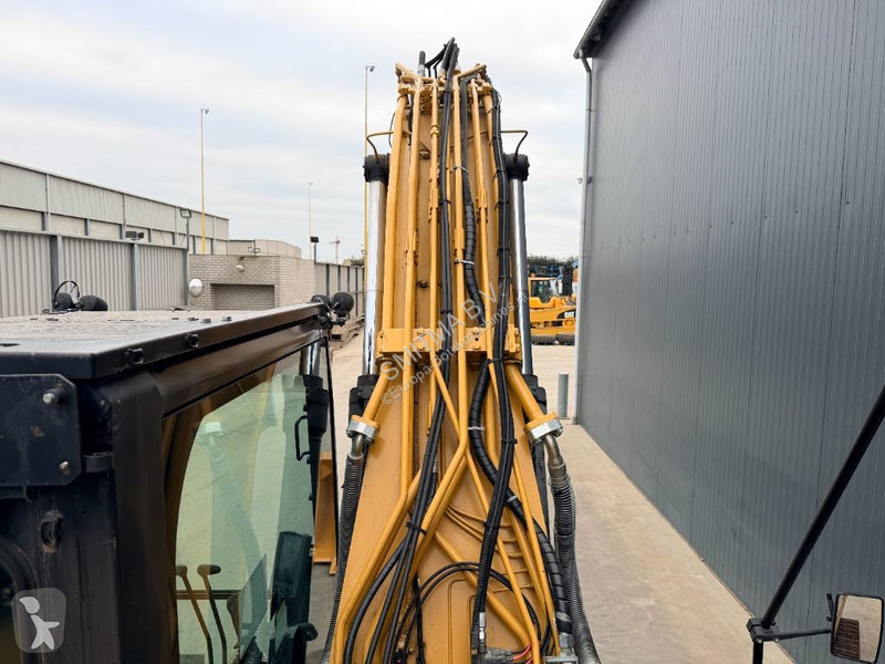 جرافة Caterpillar 320E