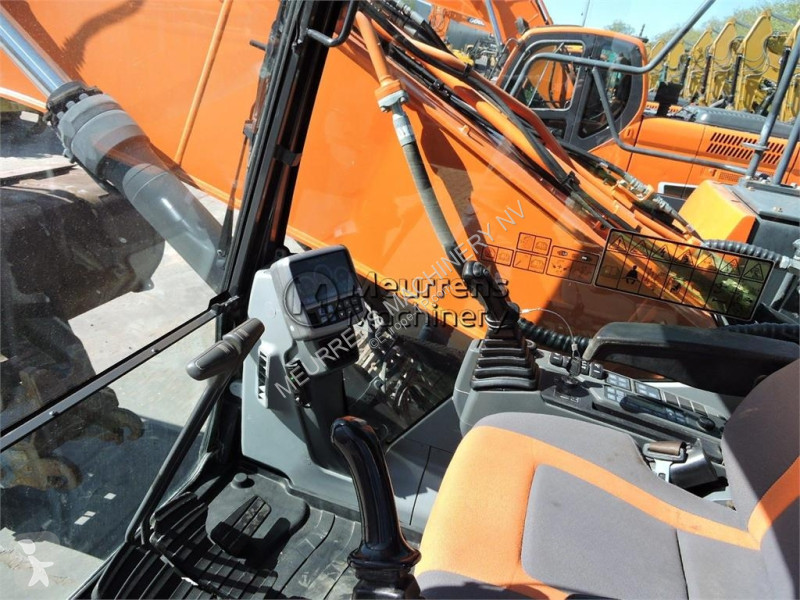 جرافة Doosan