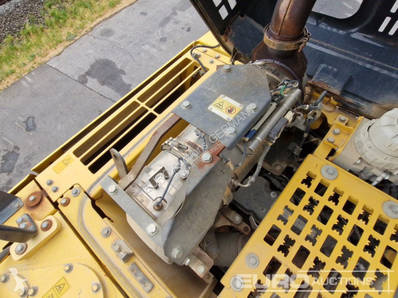 جرافة Komatsu 10