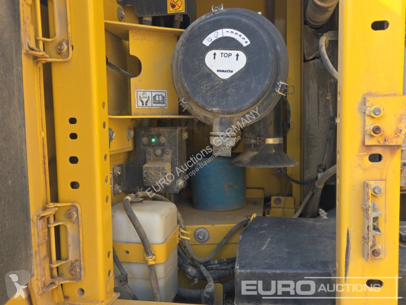 Excavadora Komatsu 10