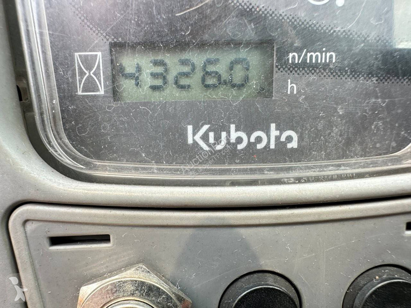جرافة Kubota KX155-5