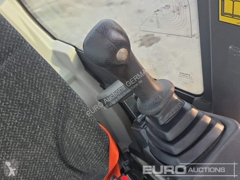 Багер Volvo ECR50F