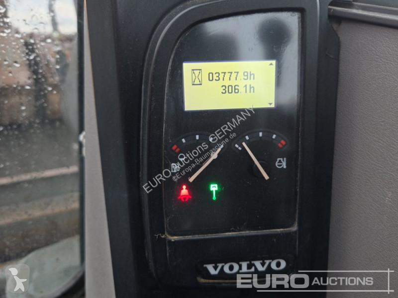 جرافة Volvo