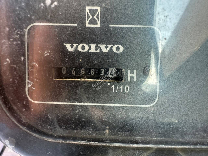 Екскаватор Volvo D