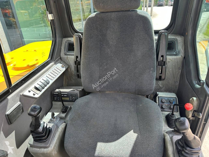 Экскаватор Volvo D