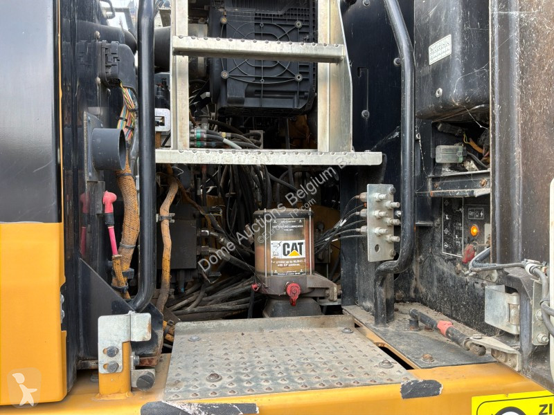 Graafmachine Caterpillar F