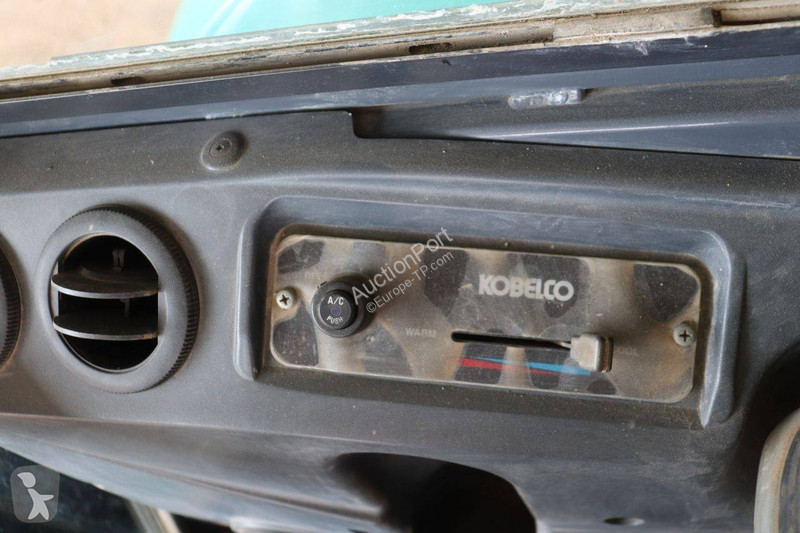 جرافة Kobelco 8