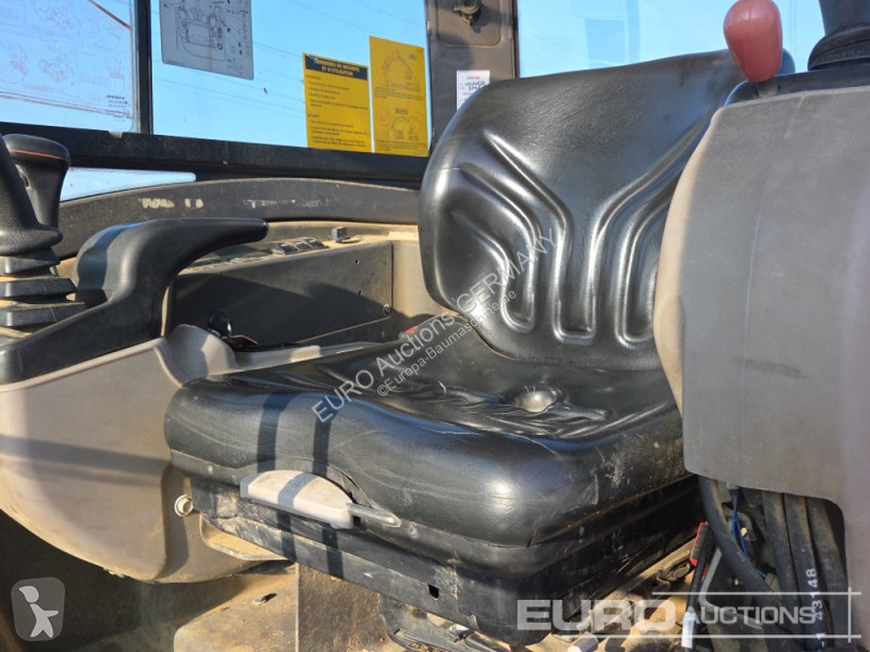 Багер Volvo ECR50D