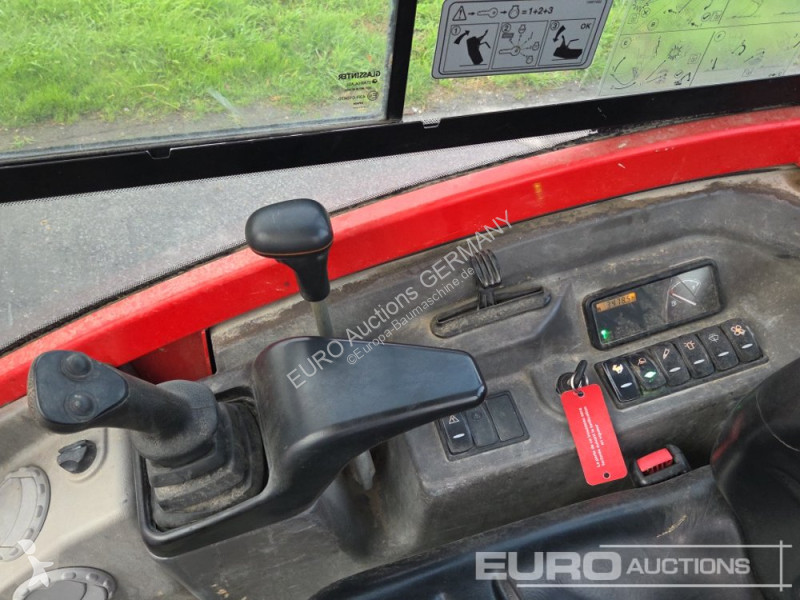 Багер Volvo ECR25D