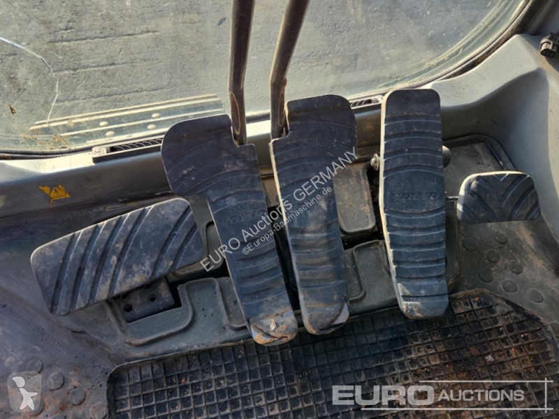 جرافة Volvo EC240