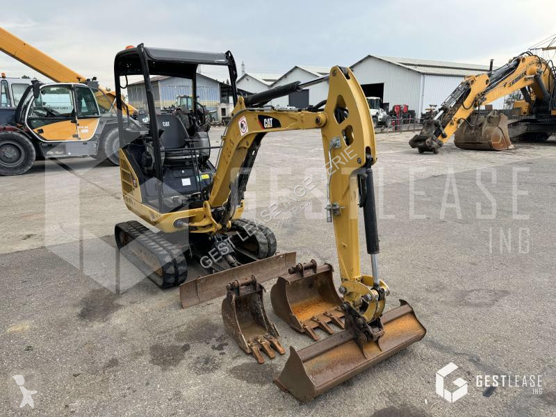 Escavadora Caterpillar
