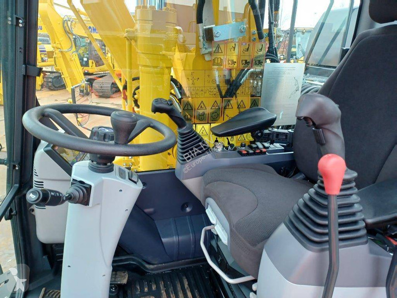 Graafmachine Komatsu -11E0