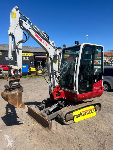 Escavadora Takeuchi 0