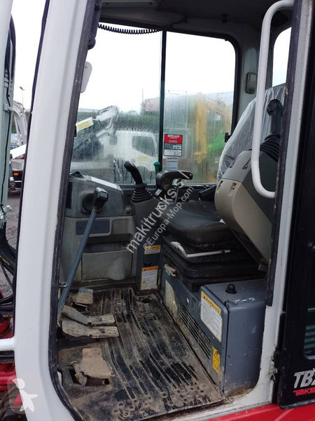 Escavadora Takeuchi