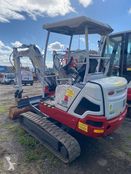 جرافة Takeuchi TB225