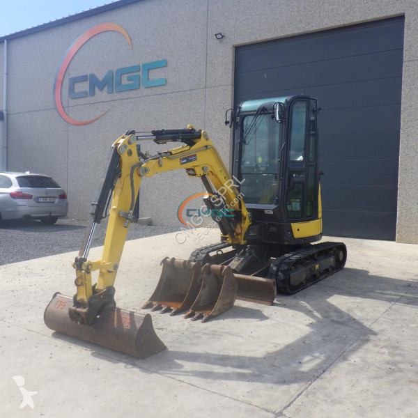 جرافة Yanmar VIO 26-6