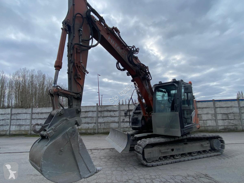 Graafmachine Hitachi 135US-7