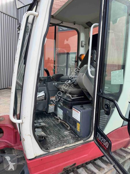 Excavadora Takeuchi