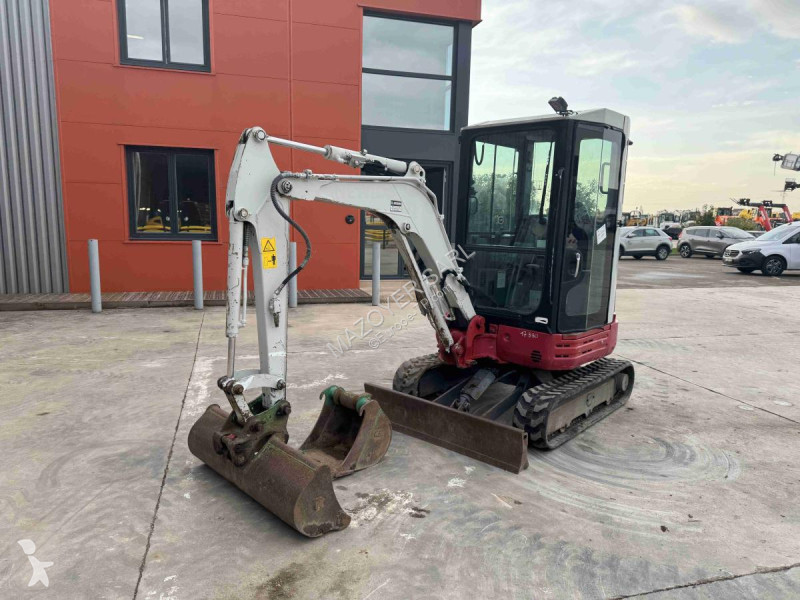 Excavadora Takeuchi