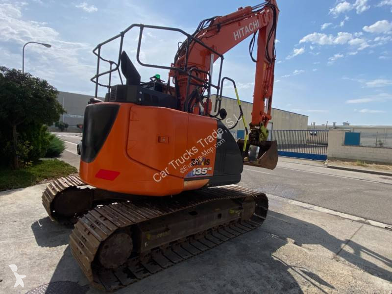Excavadora Hitachi ZX135US-6
