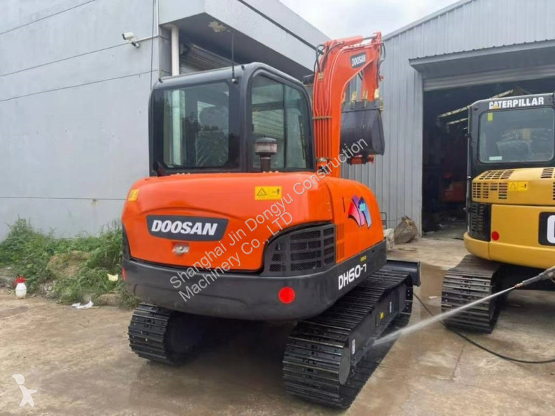 Escavadora Doosan DH 60