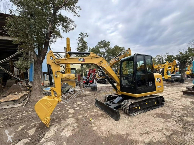 Lopatový nakládač Caterpillar 305.5E