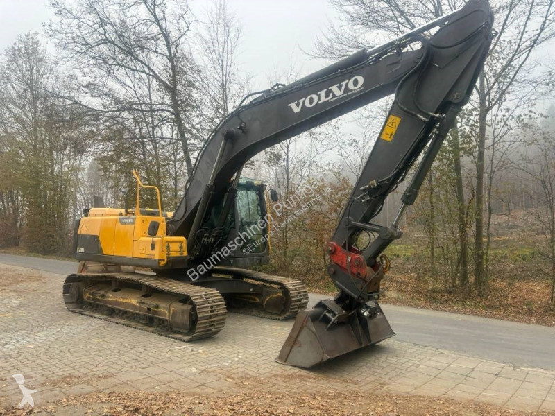Lopatový nakládač Volvo DL