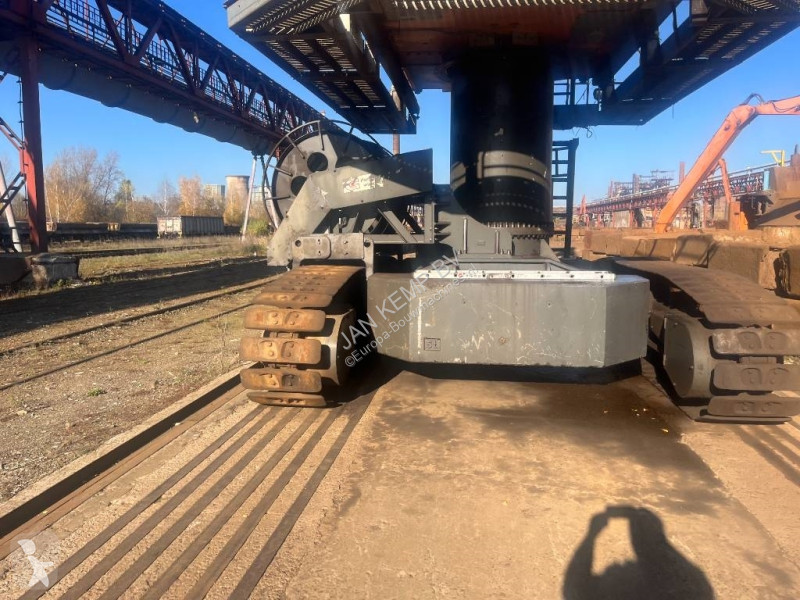 جرافة Sennebogen 840 E
