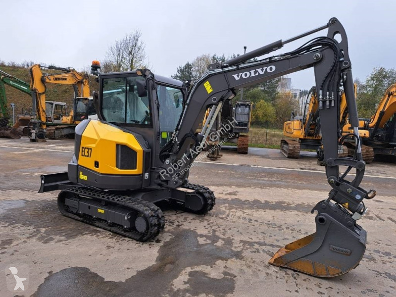 Escavadora Volvo EC 37 F