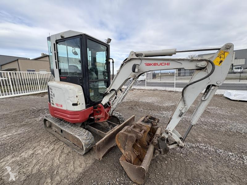 Excavadora Takeuchi