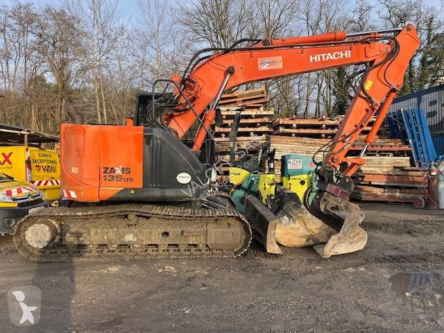 Pelle Hitachi ZX135US-5B